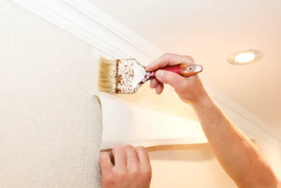 Pose de papier peint à Grez-en-Bouère — revêtements muraux et toiles de verre